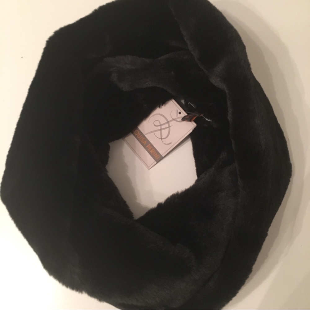 NWT Faux Fur Infinity Scarf